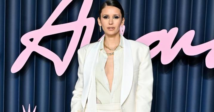 Nina Dobrev & Jessica Alba Match Each Other's Energy in All