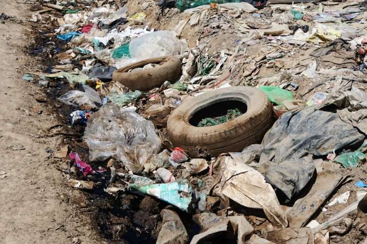 Lleva 12 horas ardiendo basurero de Tehuitzingo