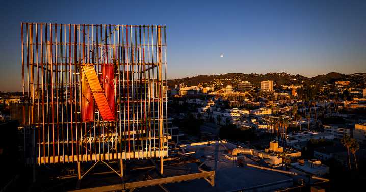 A Thanksgiving Dealmaking Sprint Helped Netflix Win Warner Bros Discovery