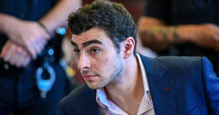 Officer reveals what Mangione said while walking out of Pennsylvania arraignment