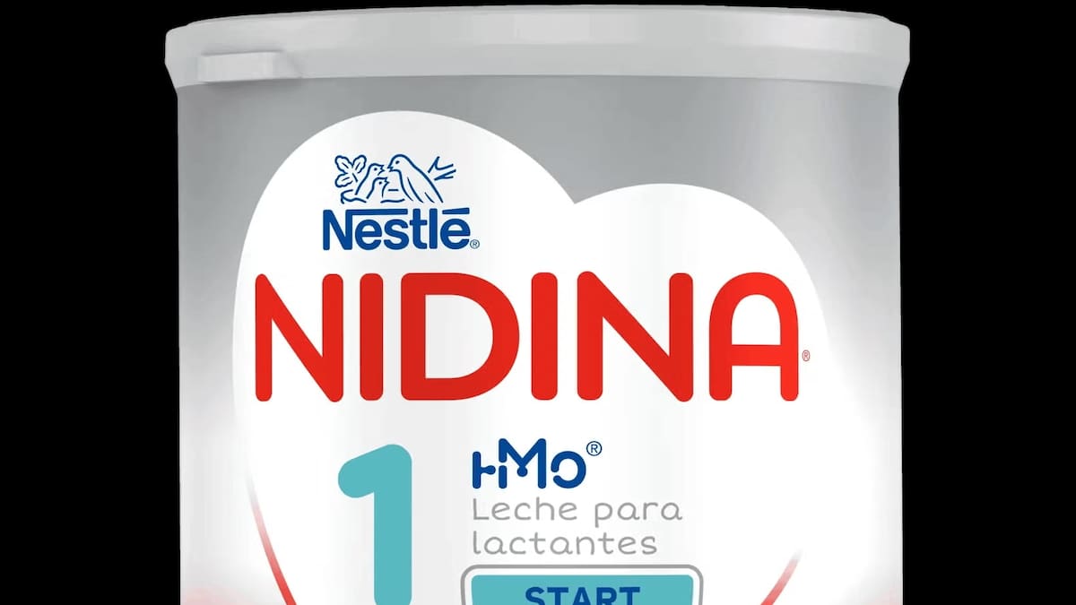 Piden evitar el consumo de un lote de leche en polvo de Nestlé por una posible contaminación bacteriana