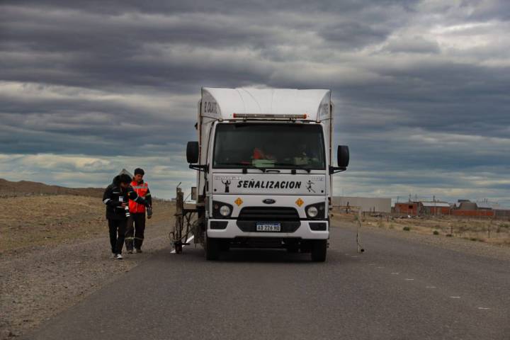 Vialidad Provincial comenzó demarcación horizontal sobre la Ruta Provincial N°53