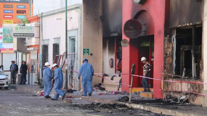 Citan ante el Ministerio Público a directivos de Waldo's a un mes de la explosión en Hermosillo