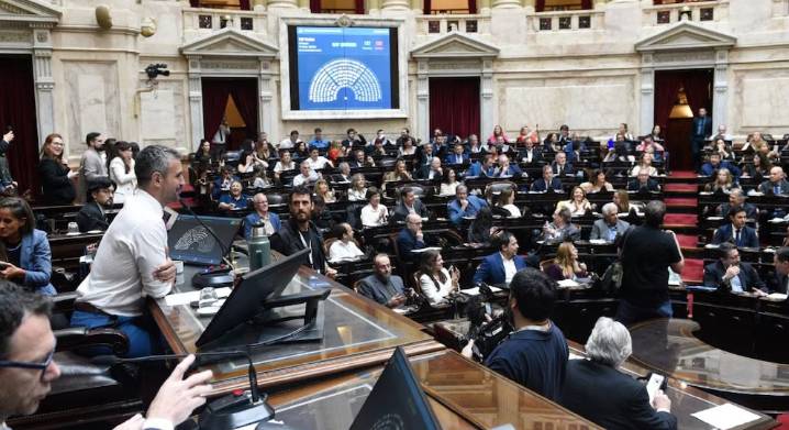 Tres diputados de Catamarca confirmaron que dejan el bloque de Unión por la Patria y La Libertad Avanza busca la primera minoría