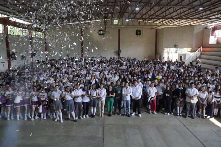 JÓVENES DE LA HUASTECA RECIBEN BENEFICIOS DE LA TARJETA JOVEN