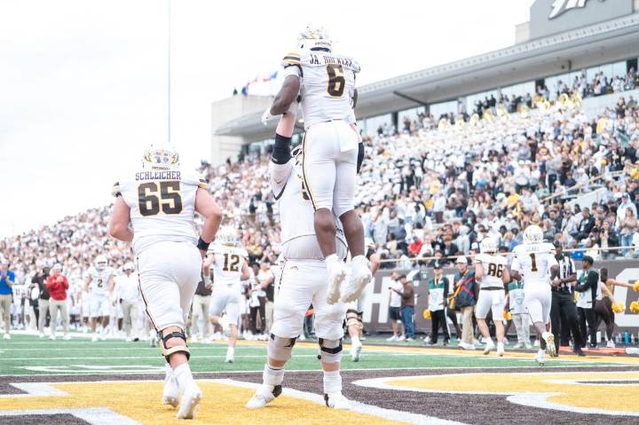 Deadspin | Western Michigan, Jalen Buckley defeat Miami (Ohio) to secure MAC title