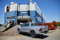 “Lo que nadie ve”. Exportan el 80% de lo que producen y por día envían 300 autos al puerto: la experiencia de vender al exterior