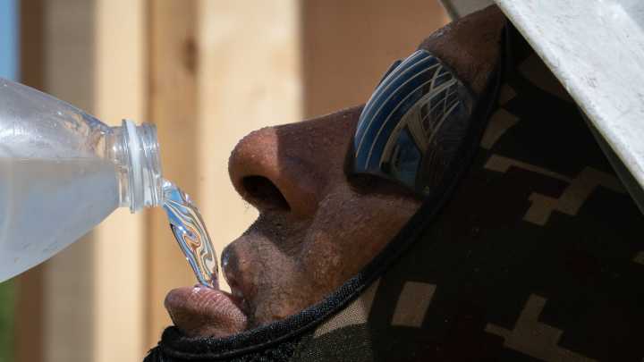 Workers ask Arizona governor to finish heat protection standards