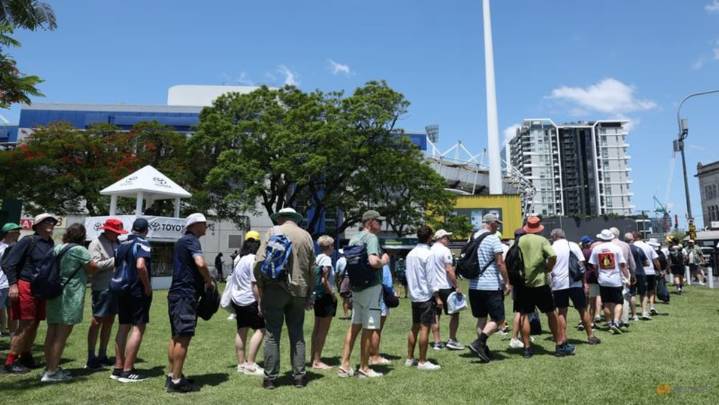 Australia drop Lyon, England to bat after winning toss in second Ashes test