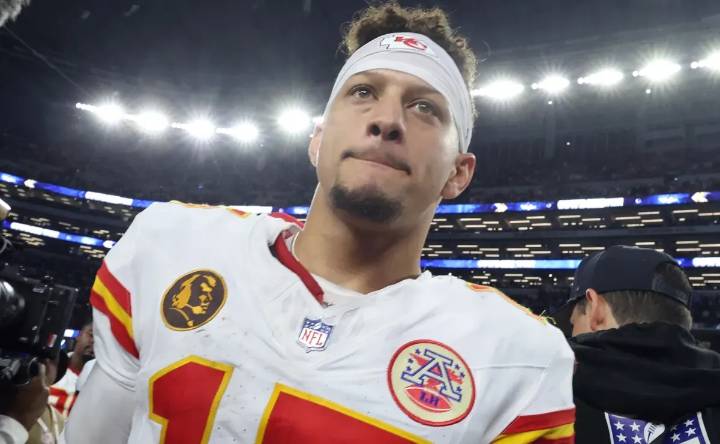 Are Chiefs eliminated from 2026 NFL playoffs after loss to Texans on SNF in Week 14?