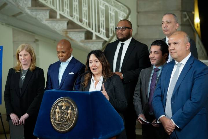 NYC public schools developing new language app to improve communication with familie