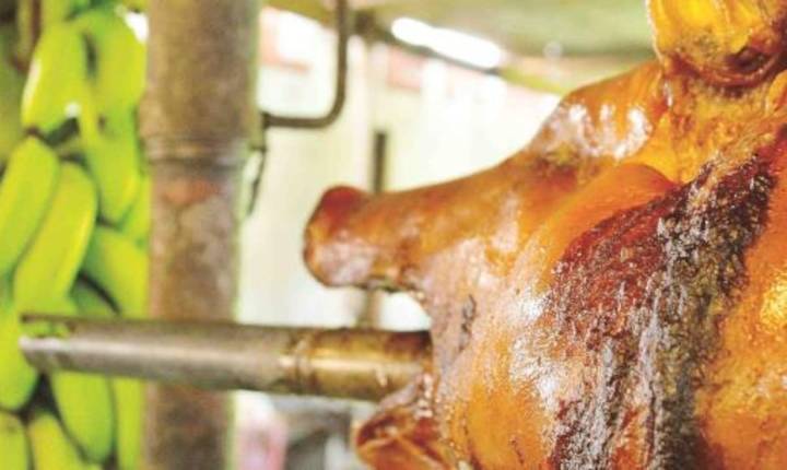 Hurtan dinero y licores de una lechonera en Santurce