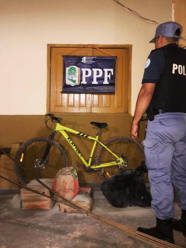 Detuvieron a cuatro sujetos y recuperaron objetos de valor