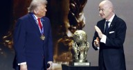 Donald Trump recibe el primer premio FIFA de la Paz
