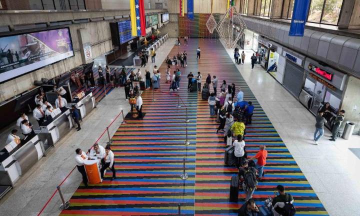 El Gobierno venezolano espera que las aerolíneas Wingo y Copa reinicien vuelos en 48 horas