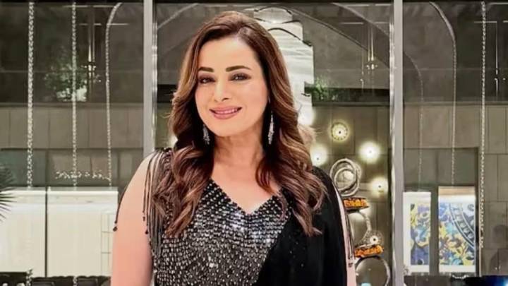 Neelam Kothari Slams Airlines After Harrowing Flight Experience, Says She Fainted