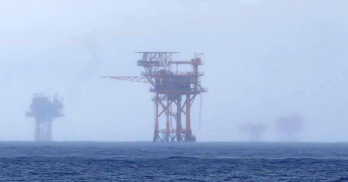 First of 30 oil lease sales planned for Gulf of Mexico draws $300 million from companies