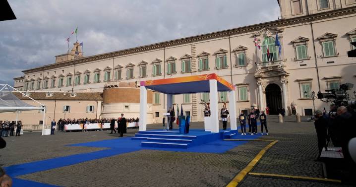 IOC advises sports bodies to let Russia youth compete