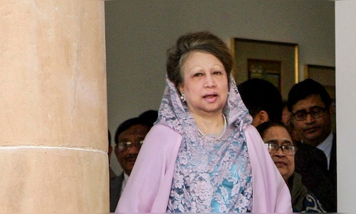 Bangladesh service chiefs make rare joint visit to hospitalized ex