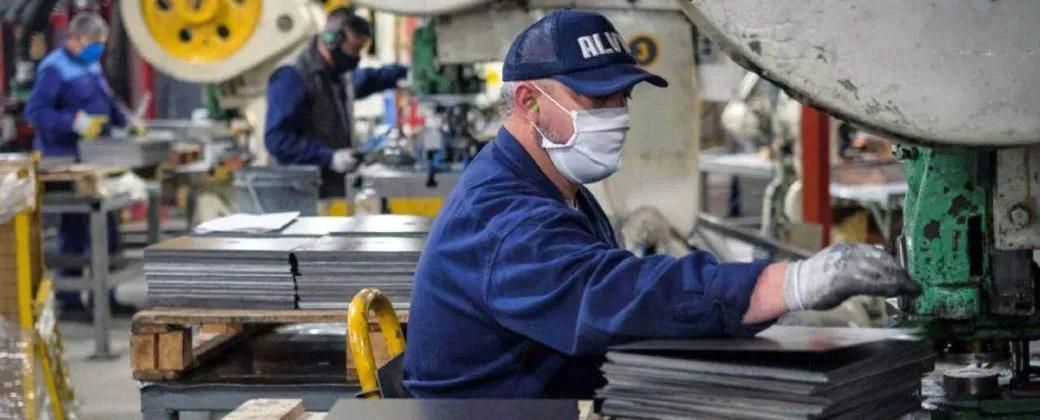 Reforma laboral: qué propone sobre vacaciones, indemnizaciones, despidos y los “bancos de horas”