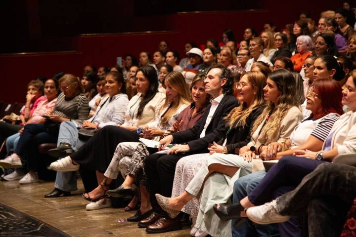 Entregan reconocimiento a 600 beneficiarias de la estrategia Decididas