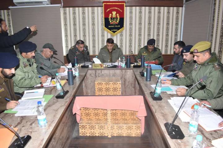 DIG NKR Maqsood-ul-Zaman Chairs Crime Review Meeting in Kupwara