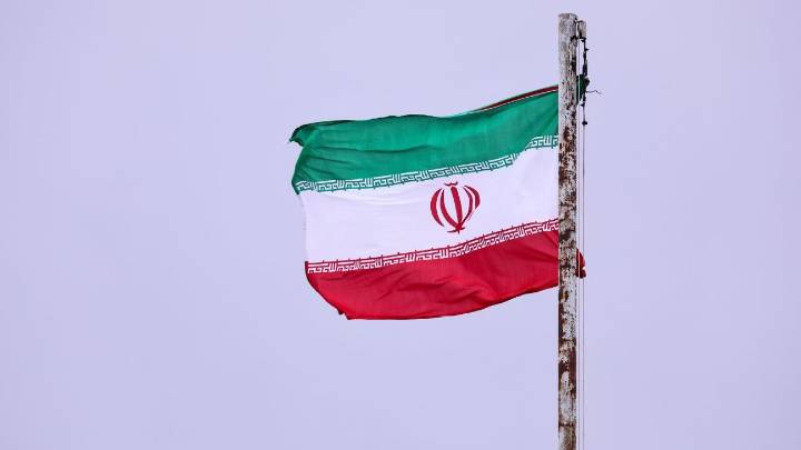 Iran coach to attend World Cup draw despite boycott