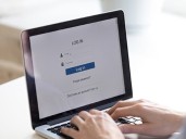 Ley del USCIS y permisos de trabajo: las consecuencias de seguir en un empleo con el EAD vencido