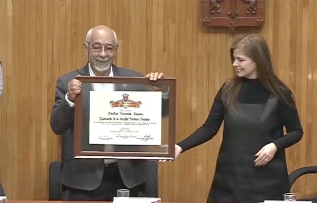 Escritor Leonardo Padura recibe en Guadalajara un doctorado honoris causa por su ‘extraordinaria’ obra