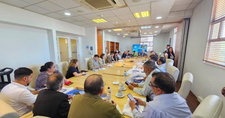 Reajuste del sector público: trabajadores piden al gobierno conocer propuesta salarial antes de elección presidencial