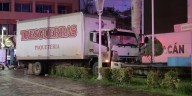 Asesinan a transportista en Culiacán, su unidad se estrelló contra oficinas del ayuntamiento