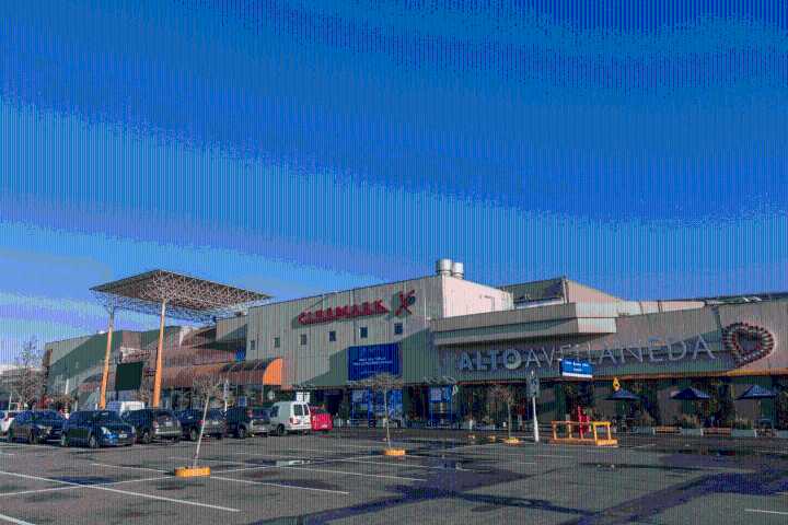 Tres detenidos y una policía herida en un intento de robo cerca de Alto...