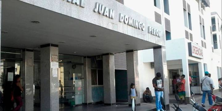 La niña que se encadenó para impedir que interrumpan su embarazo, seguirá bajo controles estrictos debido al riesgo