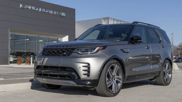 Nuevo impuesto a vehículos eléctricos agrava situación de la industria automotriz en el Reino Unido, según experto