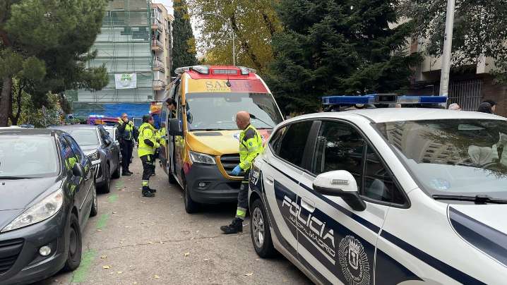 Un mujer muere al lanzarse al vacío desde un décimo piso en Madrid, con dos niños de tres años