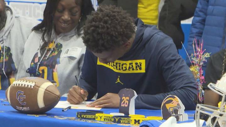 Connally star Jamarion Vincent flips from Baylor to Michigan