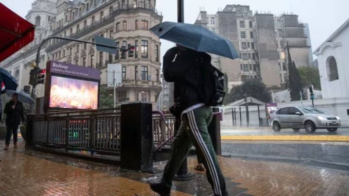 Domingo de inestabilidad, descenso de temperatura y alertas por tormentas en el centro y norte del país
