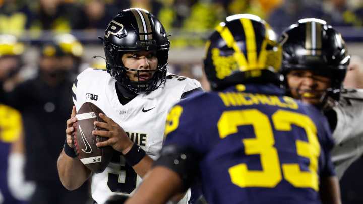 Malachi Singleton to enter transfer portal, Purdue quarterback stats