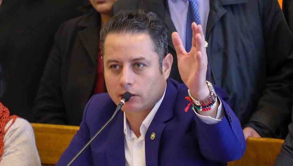 Vicepresidente de Bolivia pide sanción contra policía