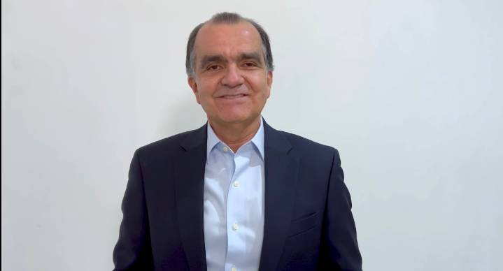 Oscar Iván Zuluaga renunció a su candidatura presidencial y se une a Fico Gutiérrez