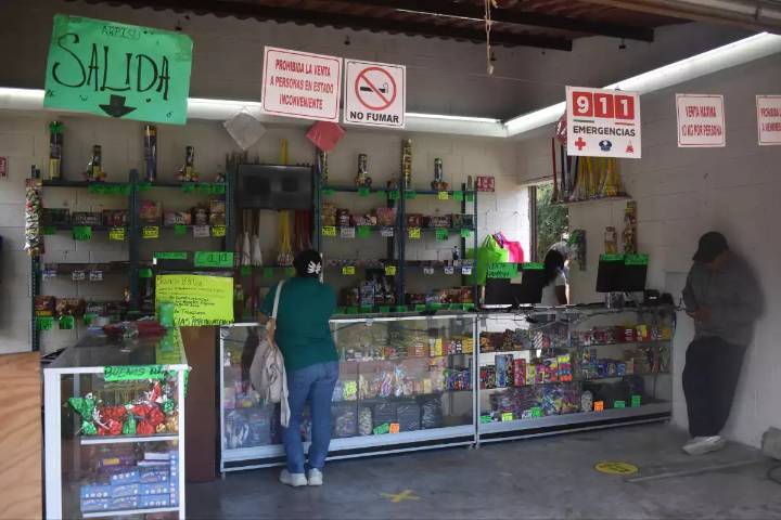 En Mérida, 18 familias dependen de los fuegos artificiales, un oficio riesgoso que cobra fuerza este fin de año