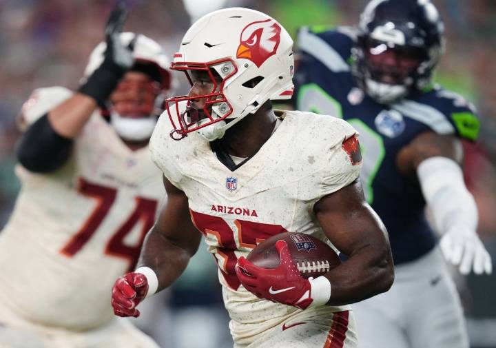 Deadspin | Cardinals RB Trey Benson (knee) will not return this season