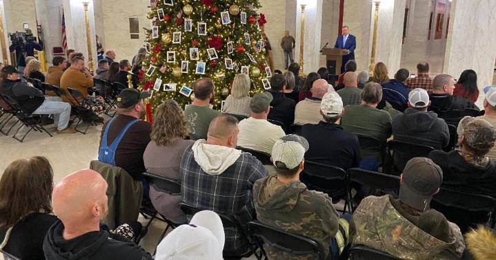 Coal miners the ‘silent force’ behind America, Warner says at Capitol event