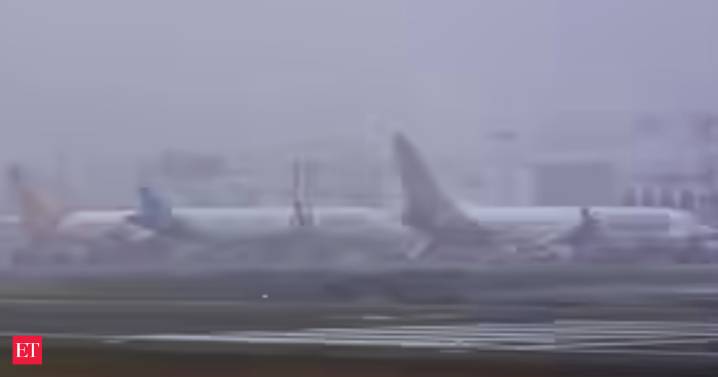 Delhi Airport issues advisory as heavy smog chokes capital, passengers asked to check with airlines