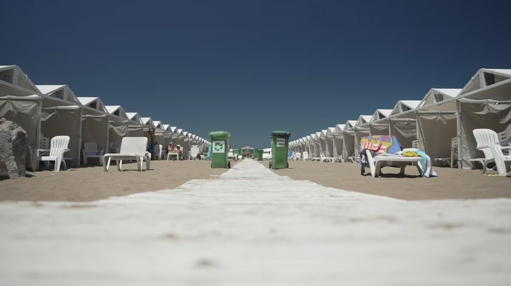 Verano 2026: cuánto sale alquilar una carpa o sombrilla en Mar del Plata y Villa Gesell