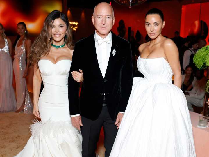 Photos that show Lauren Sánchez Bezos' friendship with the Kardashian