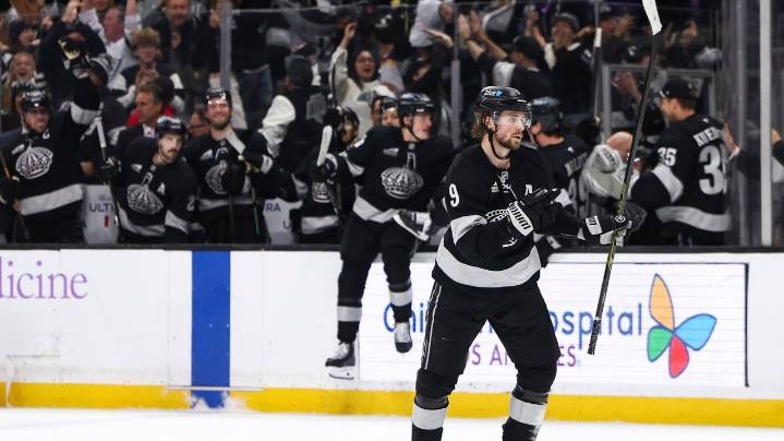 Kempe scores in overtime, Forsberg makes 19 saves in Kings' 2