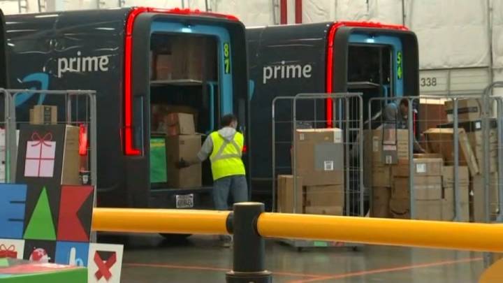 Volume spikes on Cyber Monday at Amazon’s Fremont facility