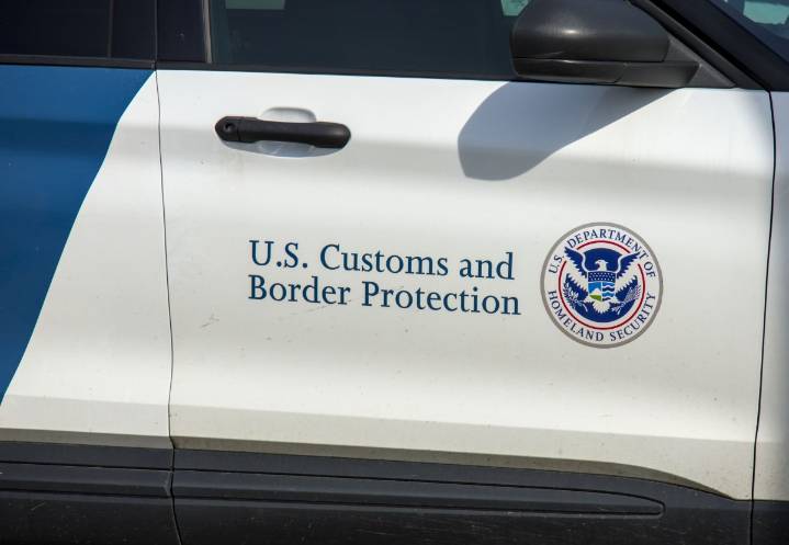 Joven madre deportada a Honduras exige reunirse con su bebé de 8 meses en EE.UU.