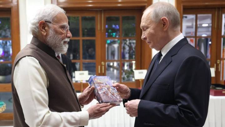 Bridging Centuries: PM Modi’s Gita Gift To President Putin Underscores Russia’s Deep Sanskrit Connection